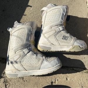 DC Womens snowboard boots (7)